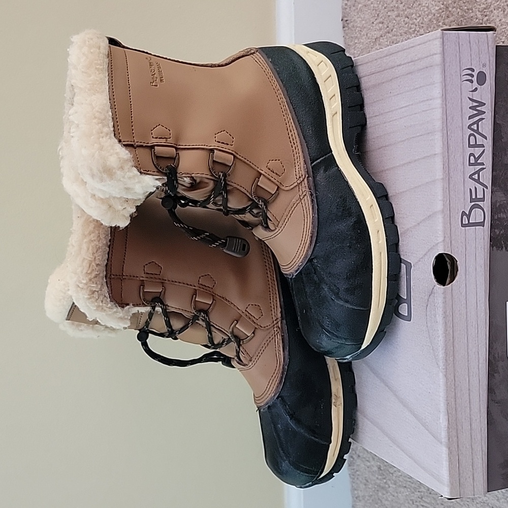 Bearpaw Youth boots